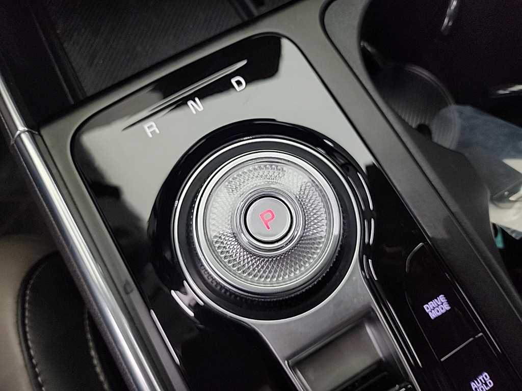 Kia Carnival Gasoline Signature 9