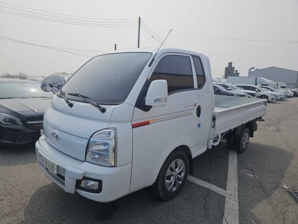 Hyundai Porter 1.0 Ton/ Super Cab/ Long Wheelbase/ CRDi Premium 2