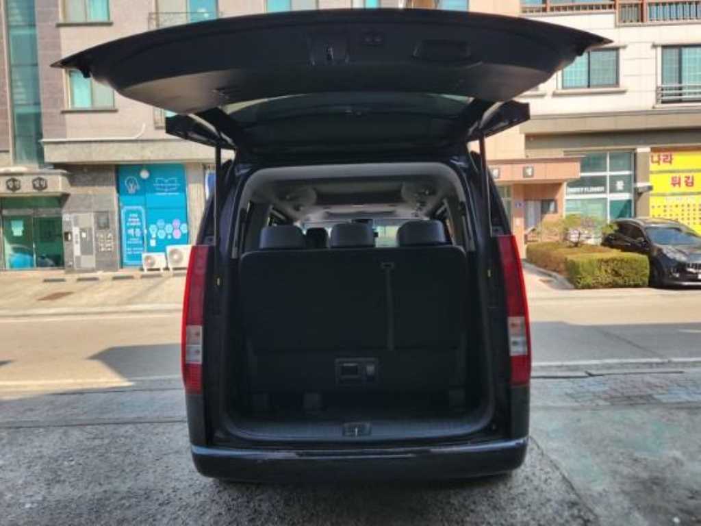 Hyundai Staria LPG Tourer Modern 4