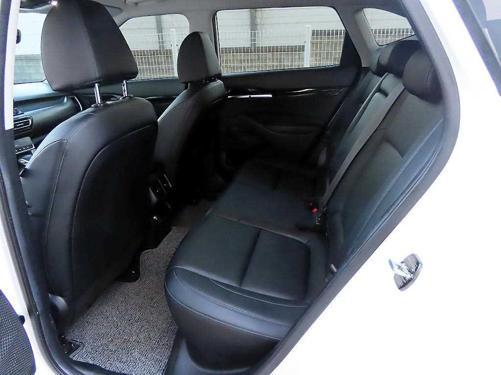 Kia Seltos Diesel 1.6 2WD Signature 7