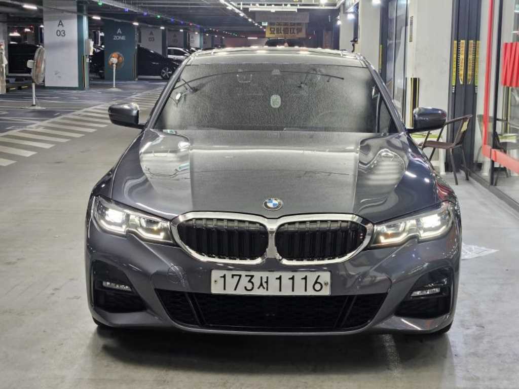 BMW 3시리즈 320d M 스포츠 사진 2/20