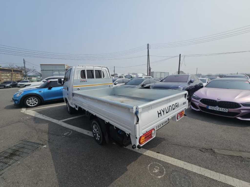 Hyundai Porter 1.0 Ton/ Super Cab/ Long Wheelbase/ CRDi Premium 3