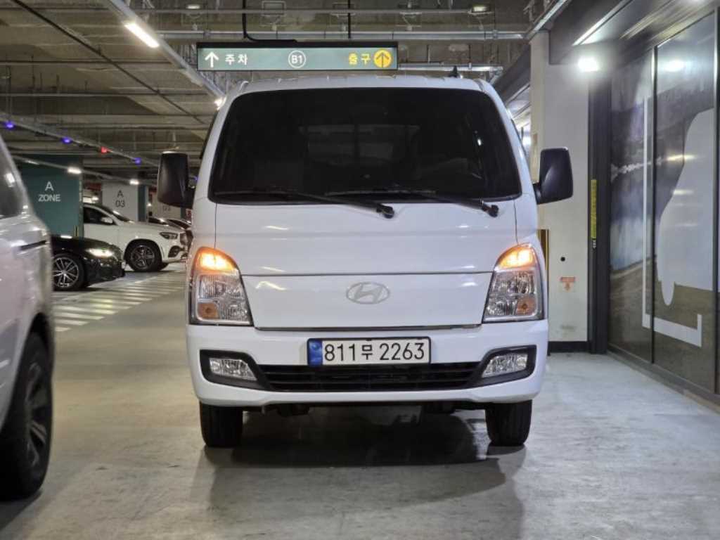 Hyundai Porter Double Cab/ Long Wheelbase/ 2WD Smart