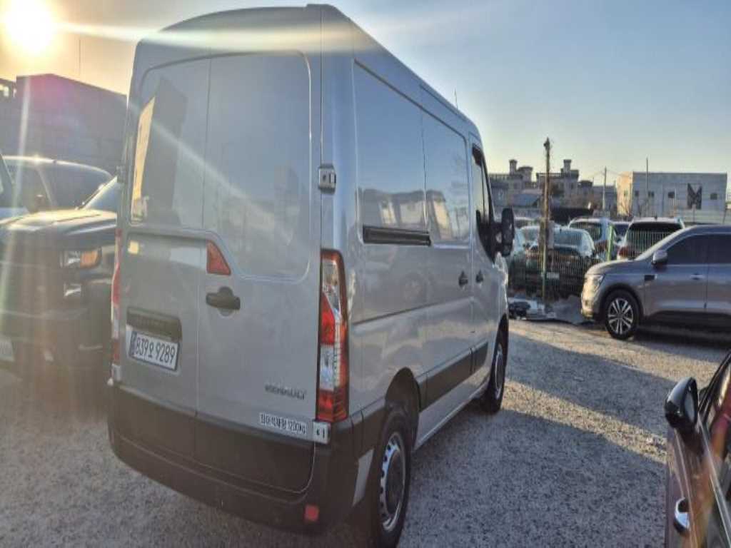 Renault Master 2.3 S 8