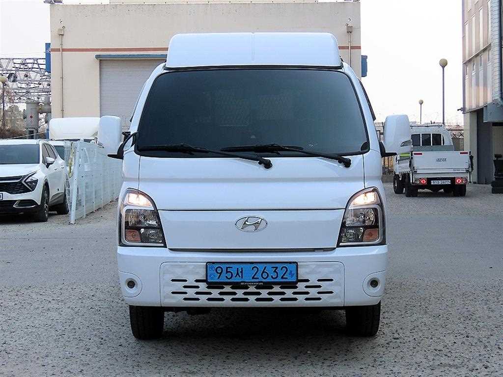 Hyundai Porter 1.0 Ton/ Super Cab/ Long Wheelbase