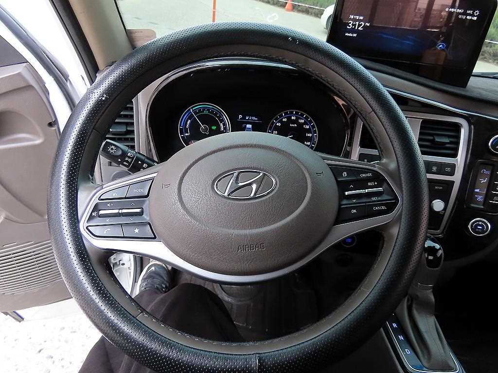 Hyundai Porter 1.0 Ton/ Super Cab/ Long Wheelbase 9