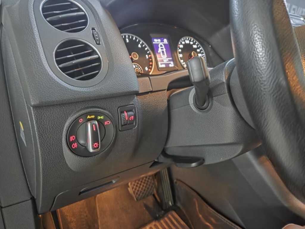 Volkswagen Tiguan 2.0 TDI Premium 8