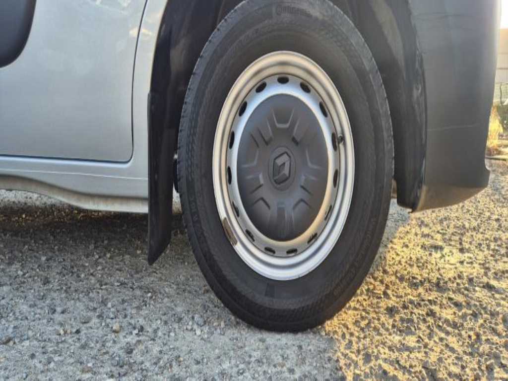 Renault Master 2.3 S 5