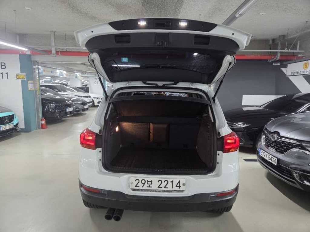 Volkswagen Tiguan 2.0 TDI Premium 6