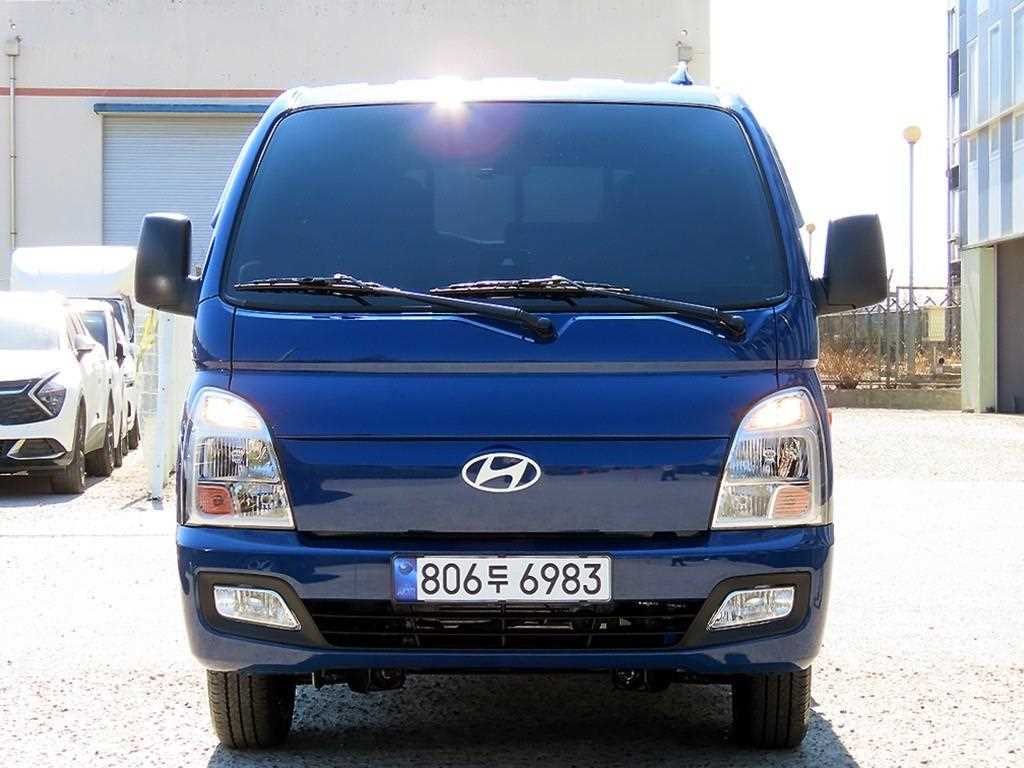 Hyundai Porter 1.0 Ton/ Double Cab/ Long Wheelbase 2