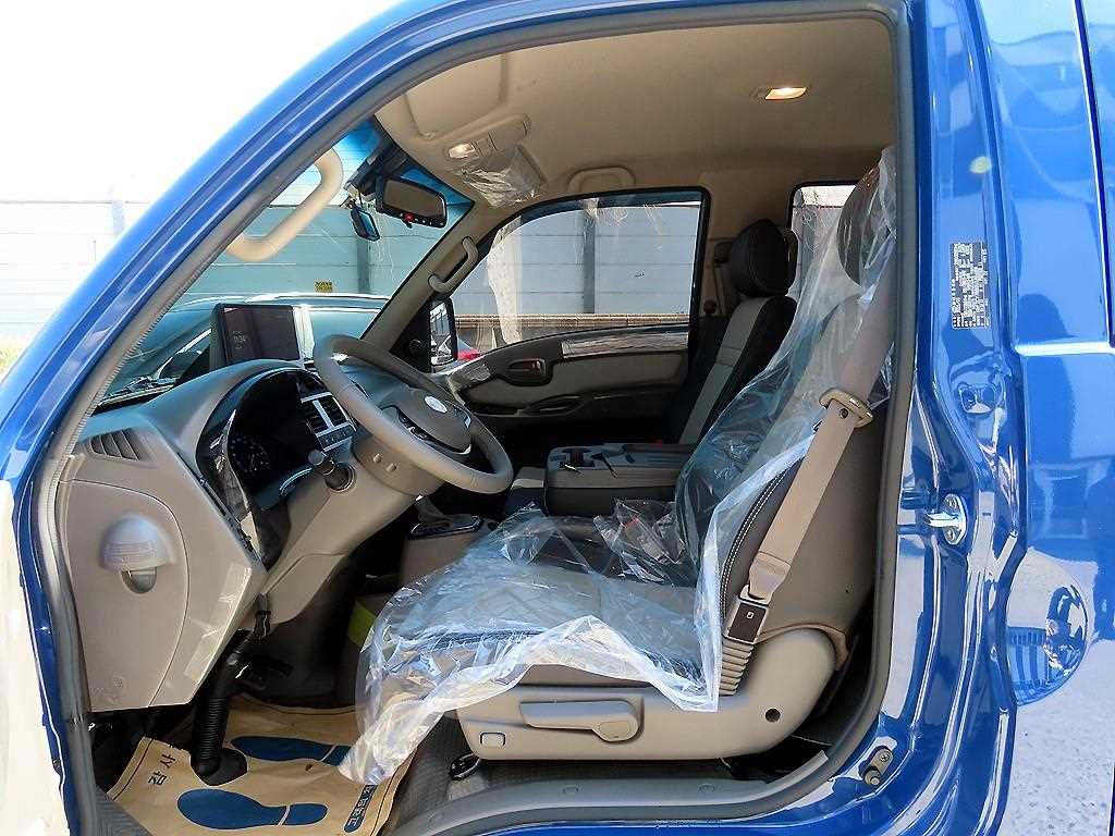 Hyundai Porter 1.0 Ton/ Double Cab/ Long Wheelbase 7