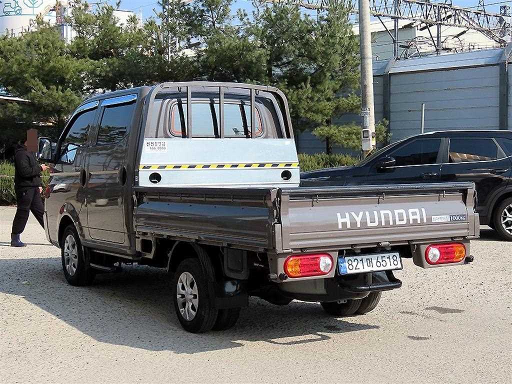 Hyundai Porter Double Cab/ Long Wheelbase/ 2WD Premium 4