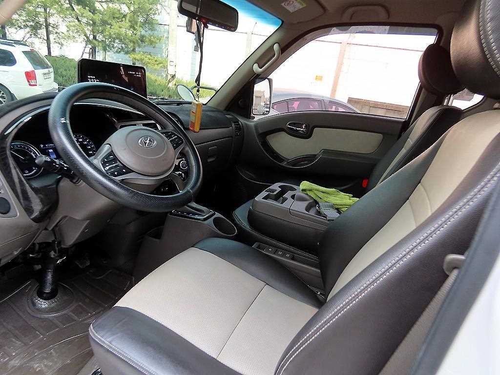 Hyundai Porter 1.0 Ton/ Super Cab/ Long Wheelbase 8