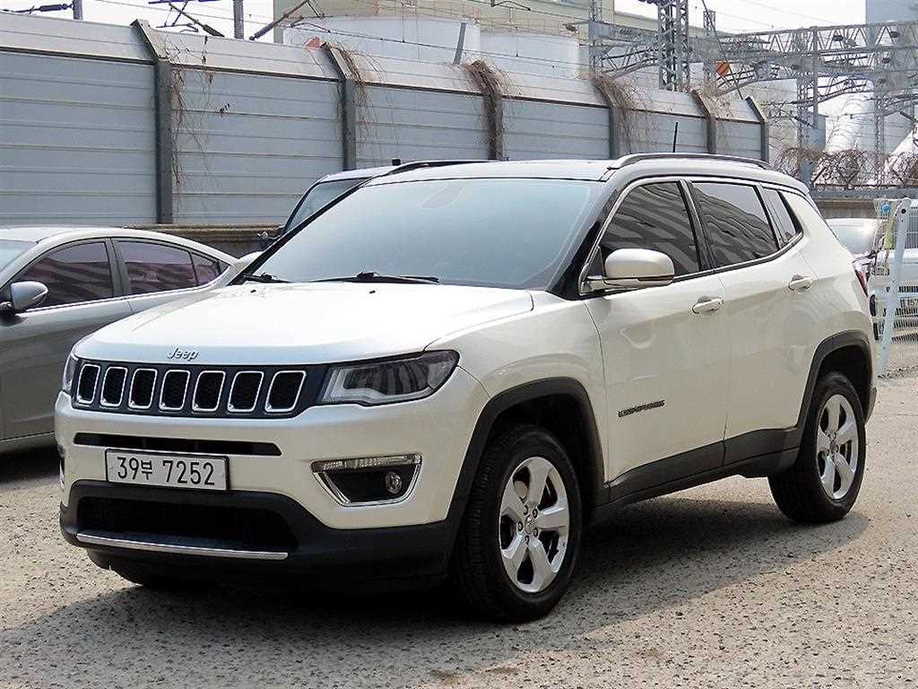 지프 컴패스 2.4 AWD 리미티드 사진 2/20