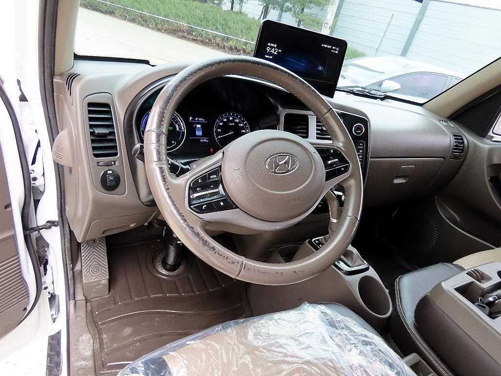 Hyundai Porter 1.0 Ton/ Super Cab/ Long Wheelbase/ Regular 9