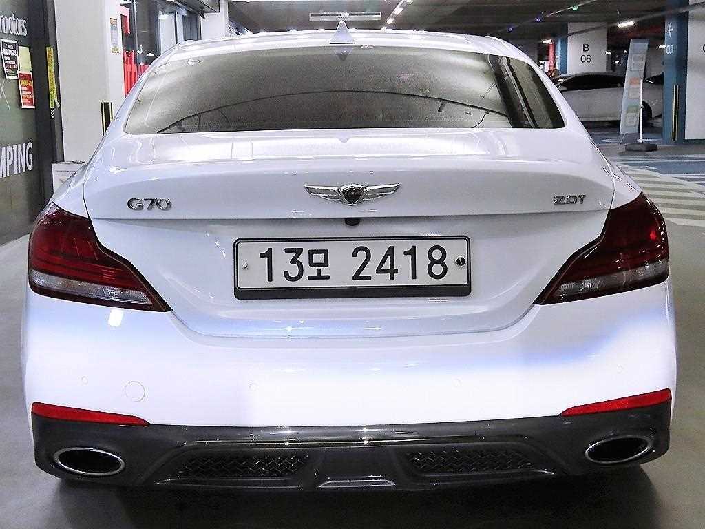Genesis G70 2.0T Sport Package 6