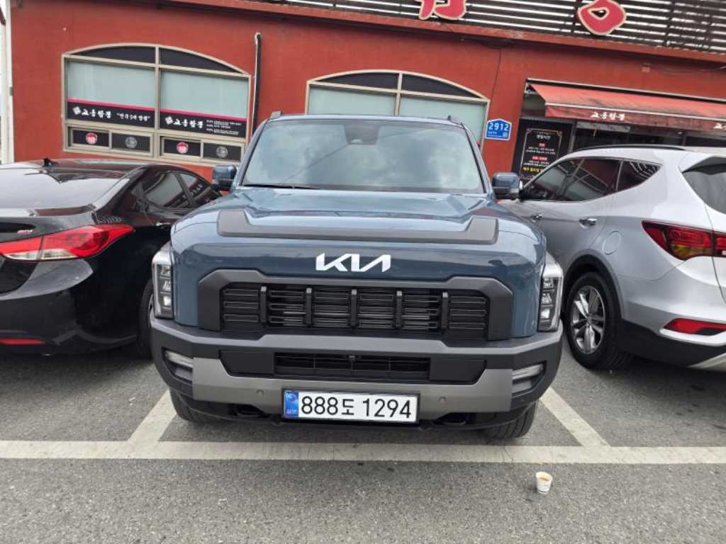 Kia Tasman 2.5 T-GDI 4WD Adventure 2