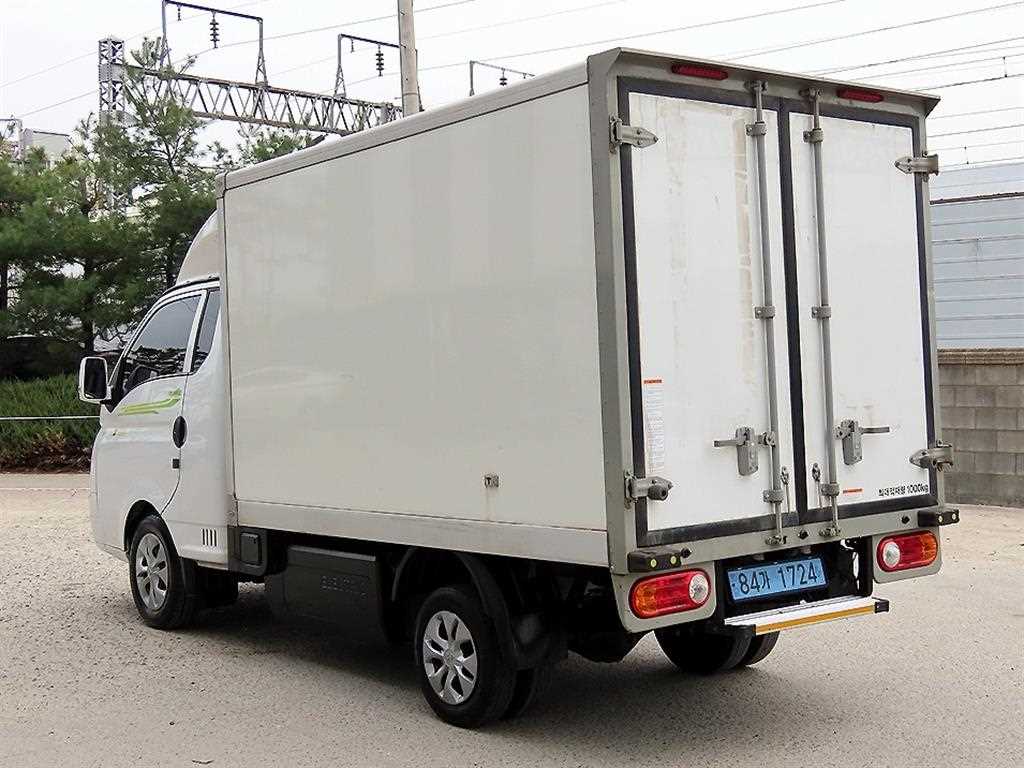 Hyundai Porter 1.0 Ton/ Super Cab/ Long Wheelbase/ Regular 4