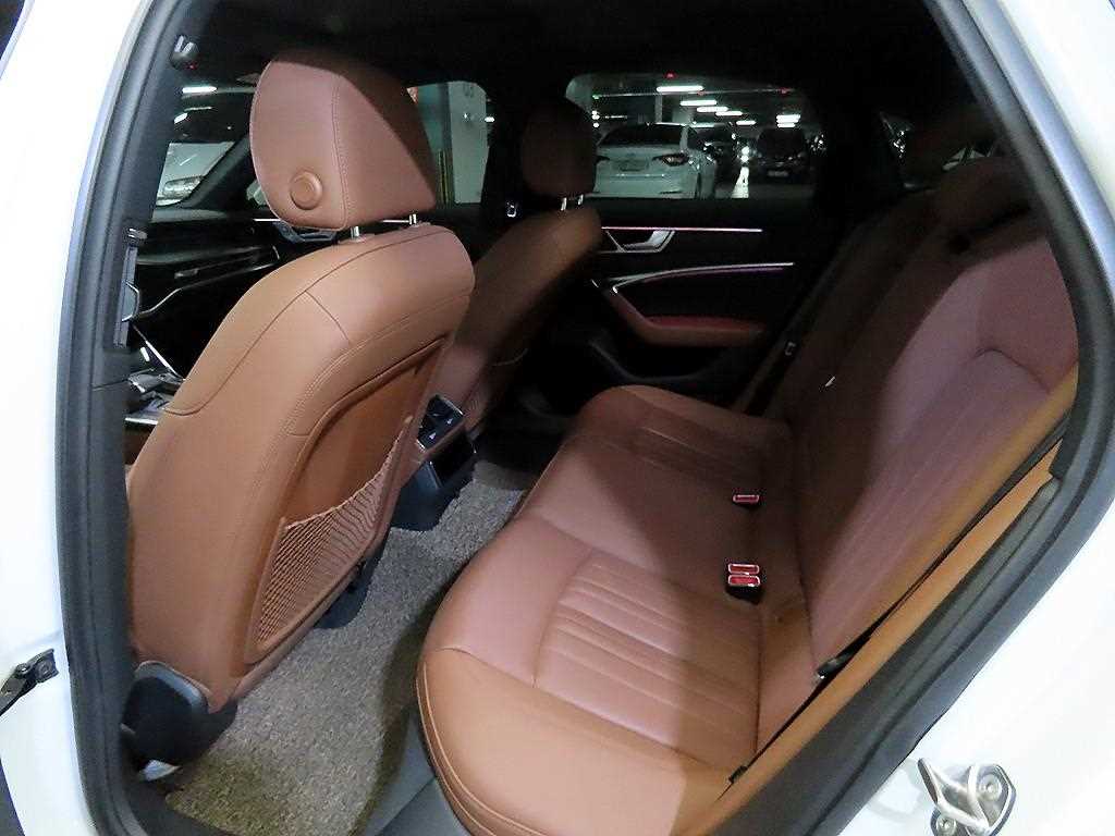 Audi A6 40 TDI Premium 8