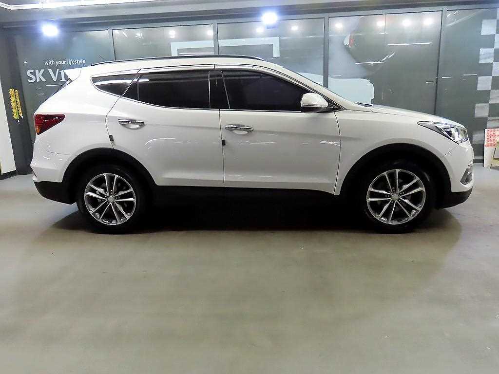 Hyundai Santa Fe Diesel 2.0 2WD Exclusive Special 4