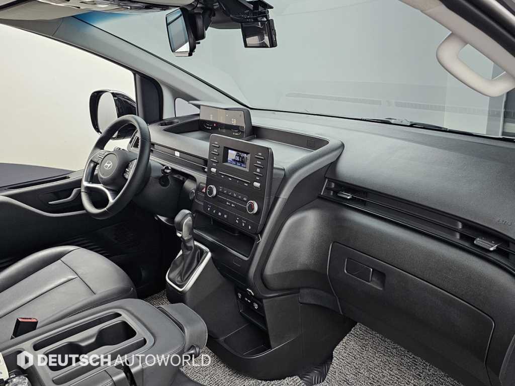 Hyundai Staria 2WD Diesel Cargo Modern 8