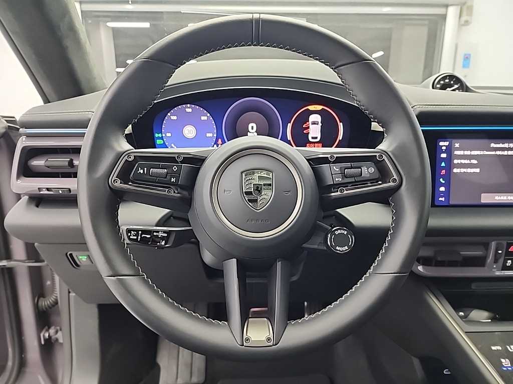 Porsche Macan Turbo 10