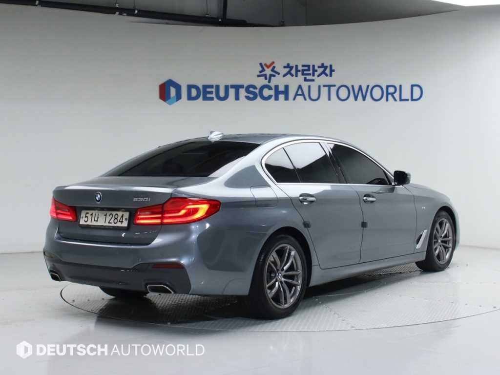 BMW 5시리즈 530i M 스포츠 플러스 사진 2/20