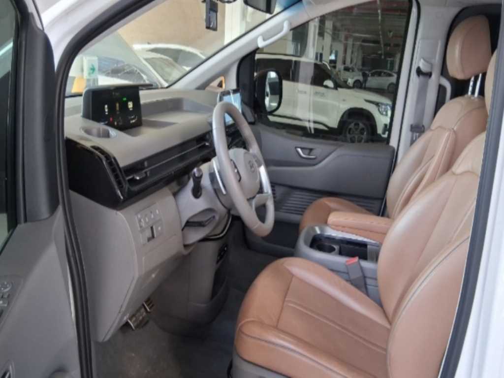 Hyundai Staria Camping Car 2WD Prestige Camper 7