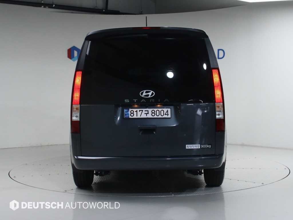 Hyundai Staria 2WD Diesel Cargo Modern 5