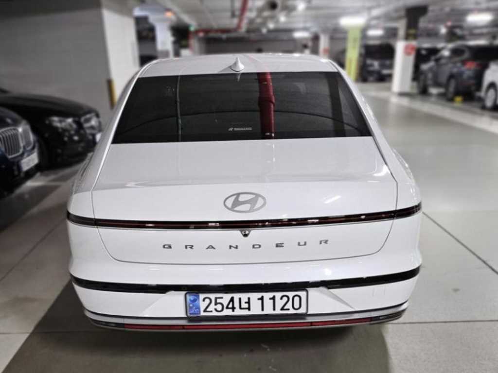 Hyundai Grandeur Premium 3