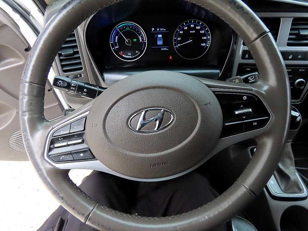 Hyundai Porter 1.0 Ton/ Super Cab/ Long Wheelbase/ Regular 10