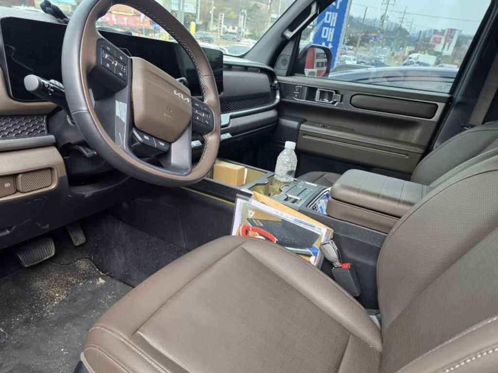 Kia Tasman 2.5 T-GDI 4WD Adventure 8