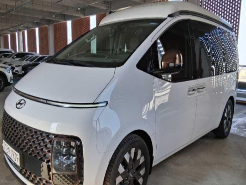 Hyundai Staria Camping Car 2WD Prestige Camper