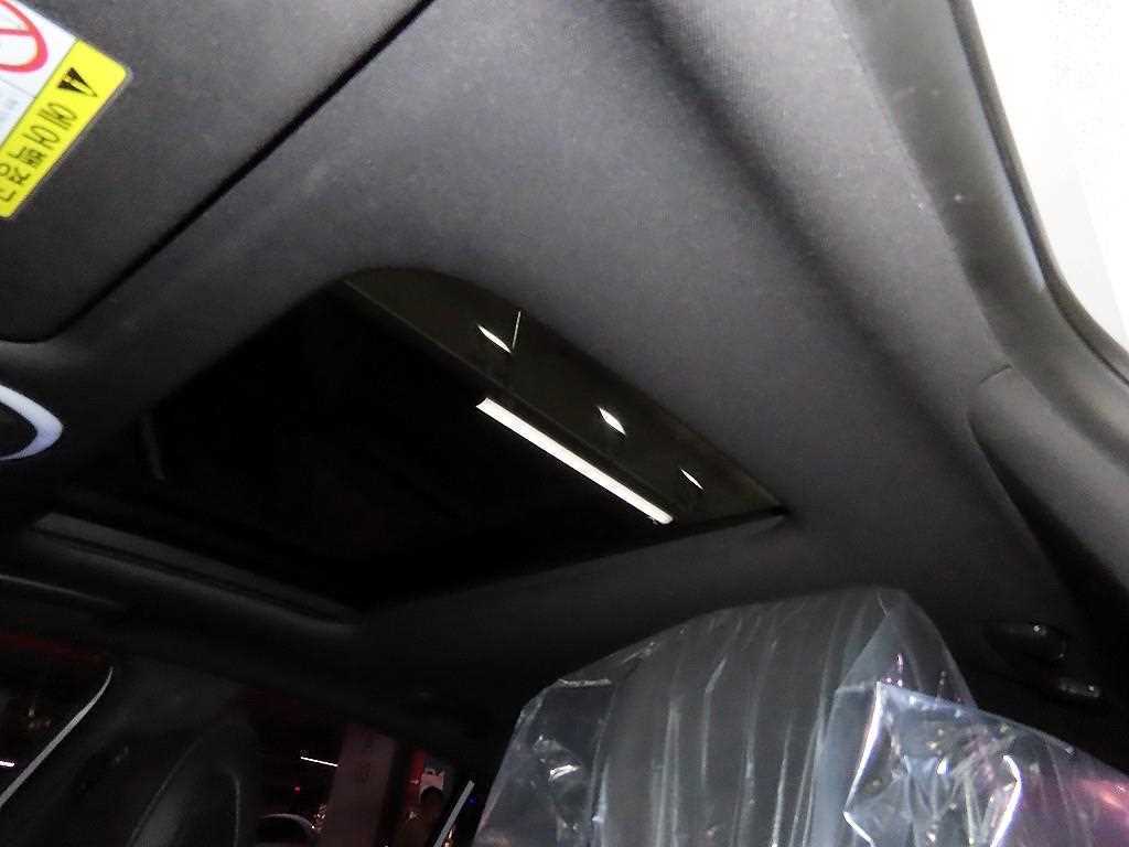 Genesis G70 2.0T Sport Package 7