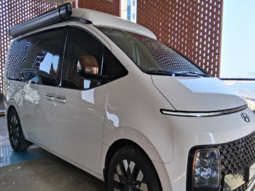 Hyundai Staria Camping Car 2WD Prestige Camper 4