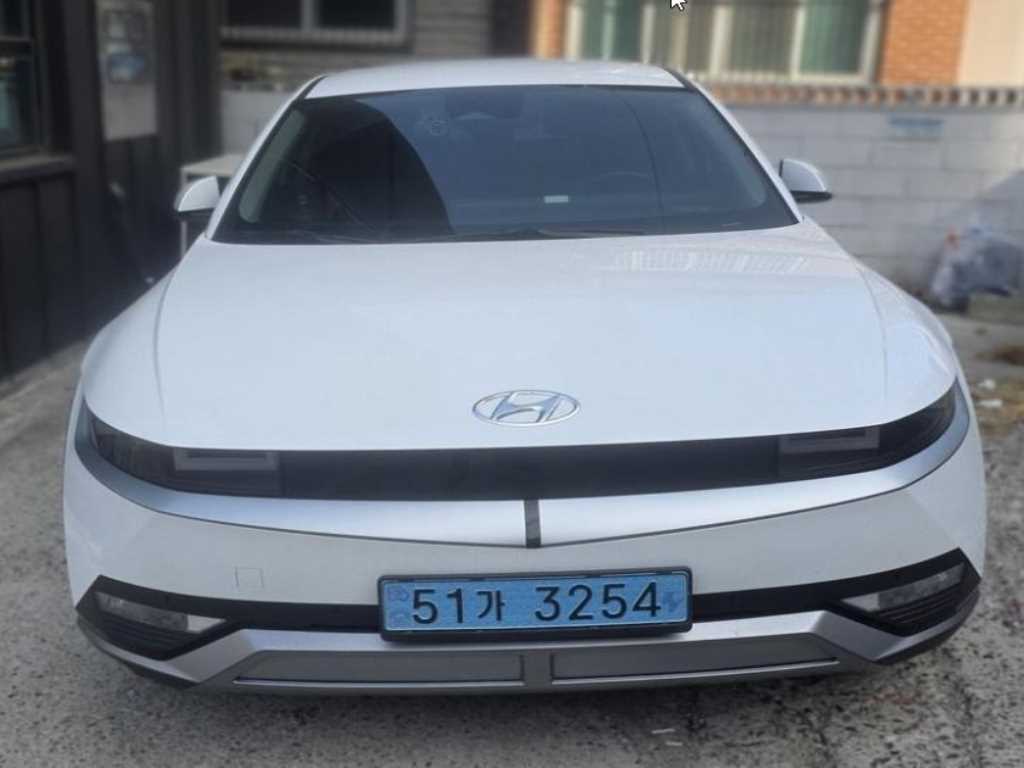 Hyundai IONIQ Long Range Exclusive 2