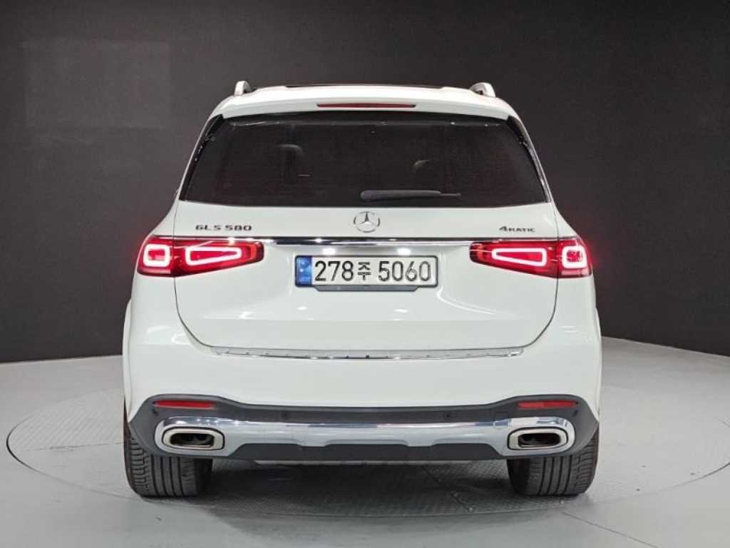 Mercedes-Benz E-Class E300 4MATIC Exclusive 4