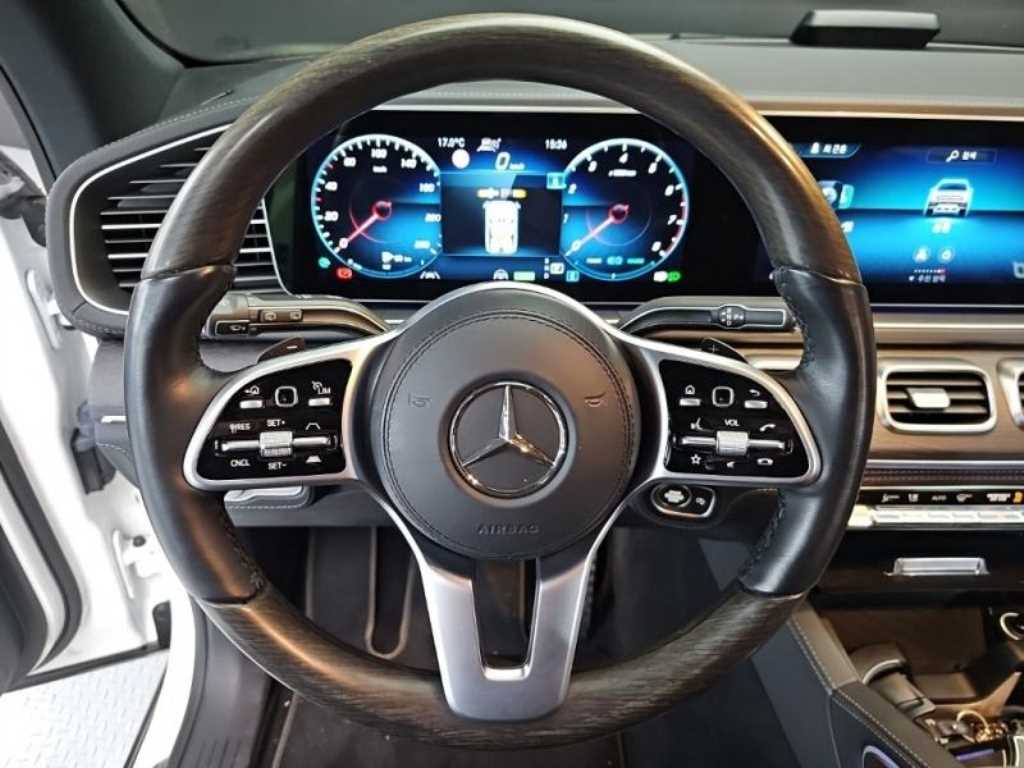 Mercedes-Benz E-Class E300 4MATIC Exclusive 8