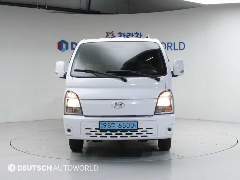 Hyundai Porter 1.0 Ton/ Super Cab/ Long Wheelbase/ Smart Special 4