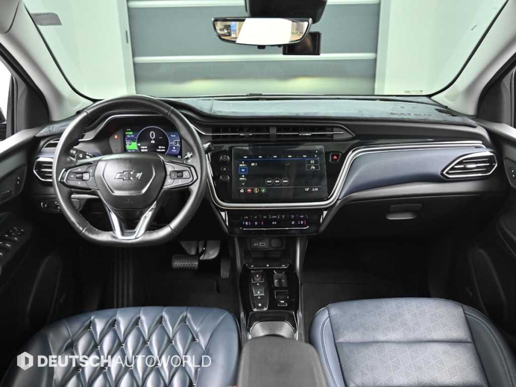 Chevrolet Bolt EUV EV Premier 8