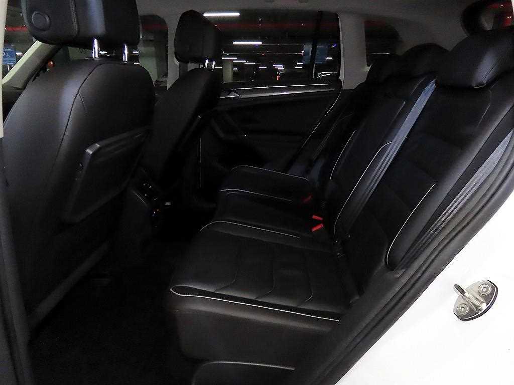 Volkswagen Tiguan 2.0 TDI Premium 8