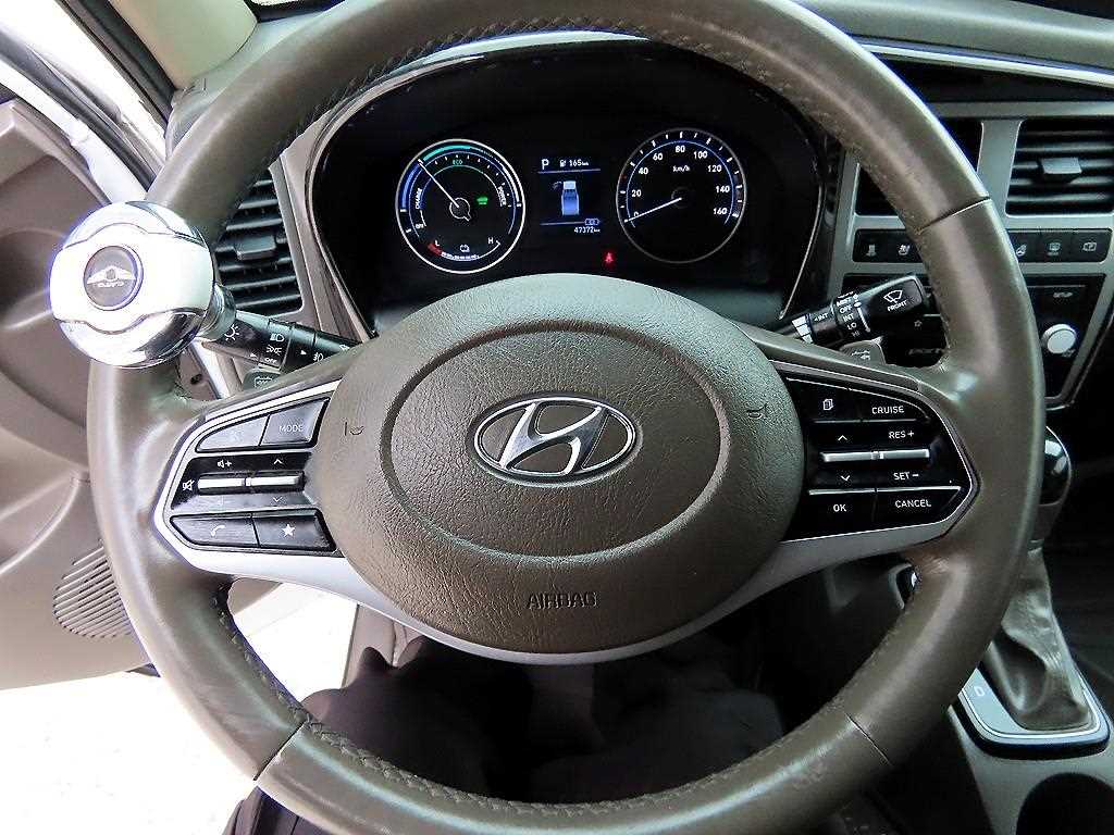 Hyundai Porter 1.0 Ton/ Super Cab/ Long Wheelbase 10