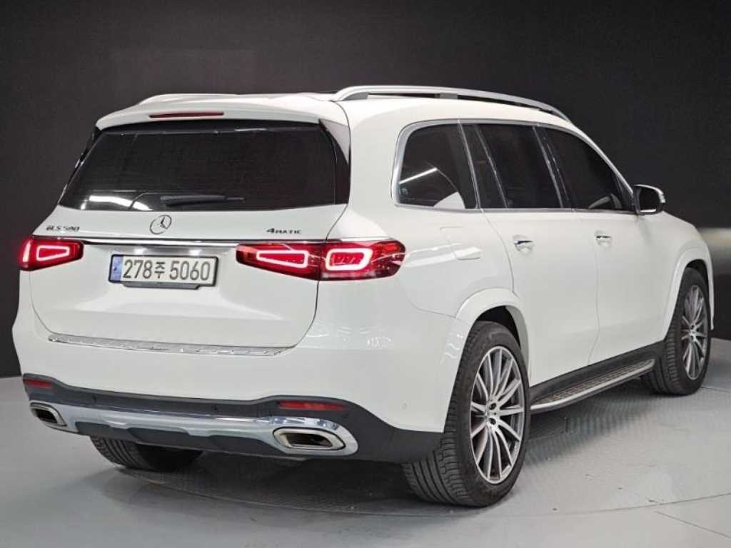 Mercedes-Benz E-Class E300 4MATIC Exclusive 5