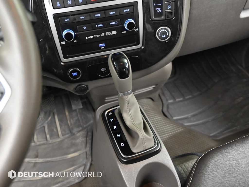 Hyundai Porter 1.0 Ton/ Super Cab/ Long Wheelbase/ Smart Special 10