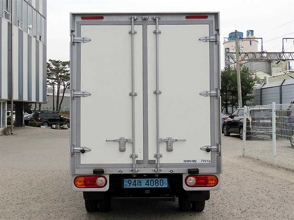 Hyundai Porter 1.0 Ton/ Super Cab/ Long Wheelbase 5