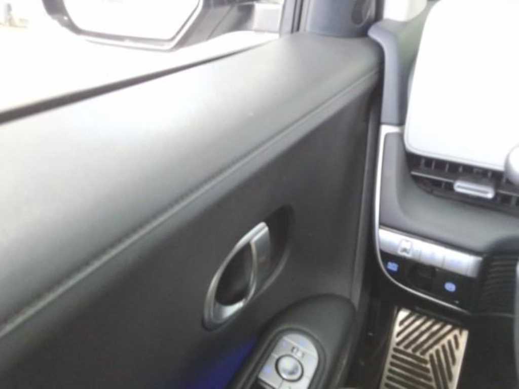Hyundai IONIQ Long Range Prestige 4