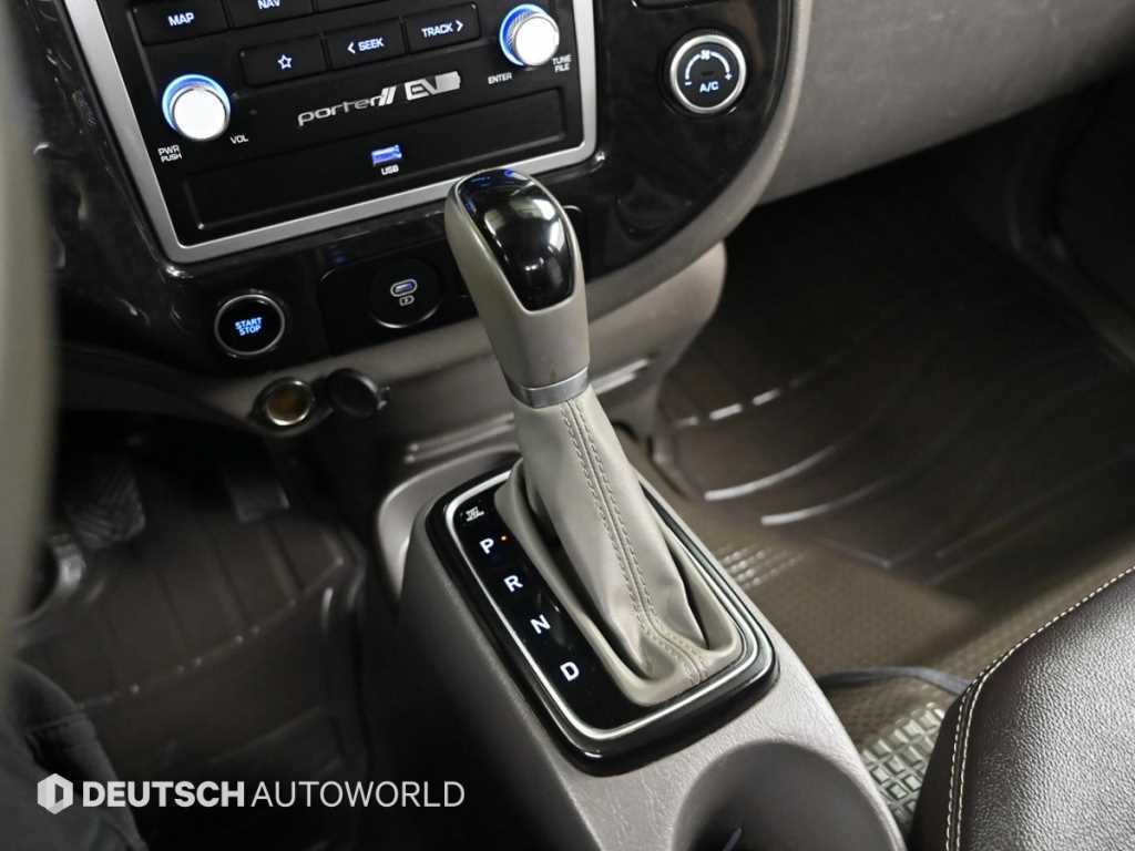 Hyundai Porter 1.0 Ton/ Super Cab/ Long Wheelbase/ Premium Special 10