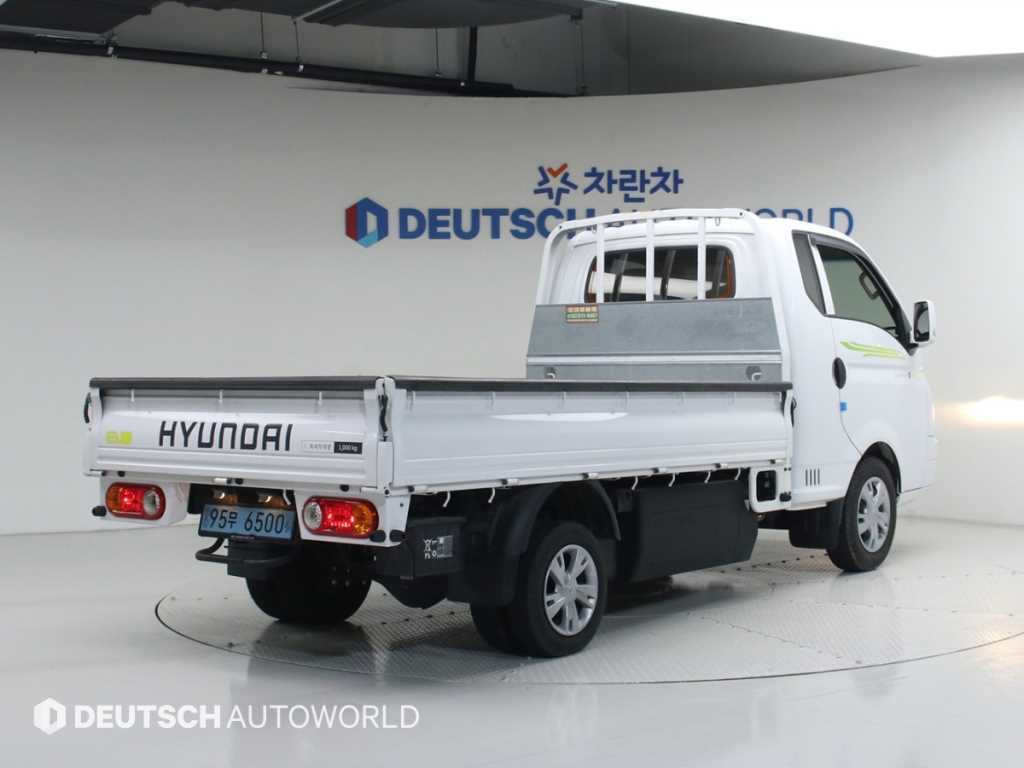 Hyundai Porter 1.0 Ton/ Super Cab/ Long Wheelbase/ Smart Special 3