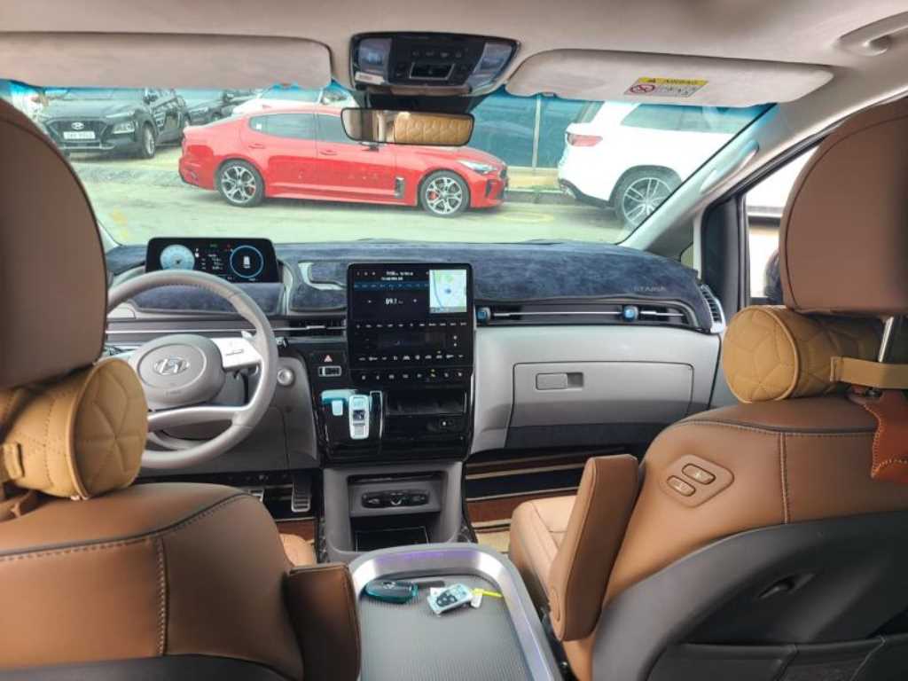 Hyundai Staria 2WD Diesel Lounge Inspiration 8