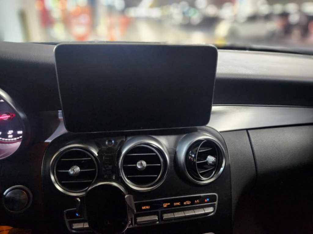 Mercedes-Benz C-Class C200 Coupe 10